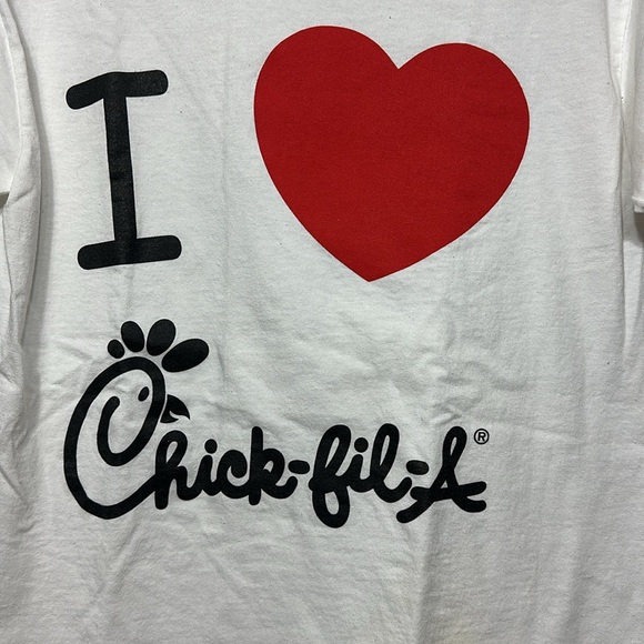 👕 chick fil a men’s tee size m - Picture 2 of 3